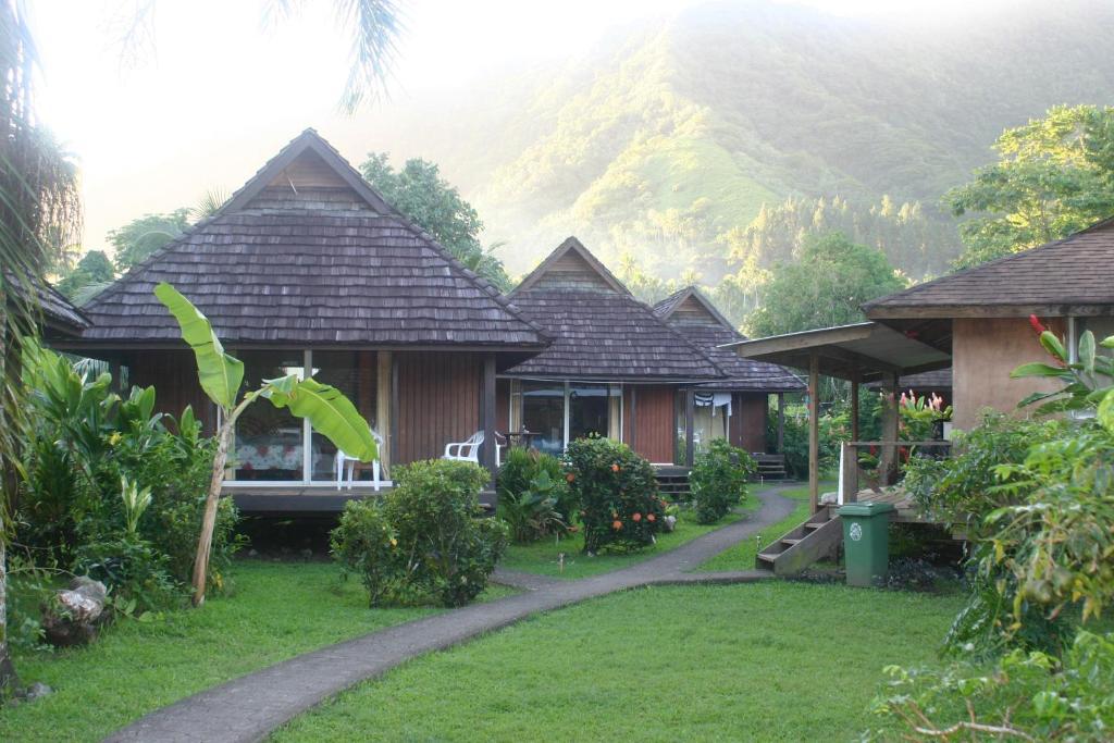 Tauhanihani Village Lodge La Vague Bleue Teahupoo Extérieur photo