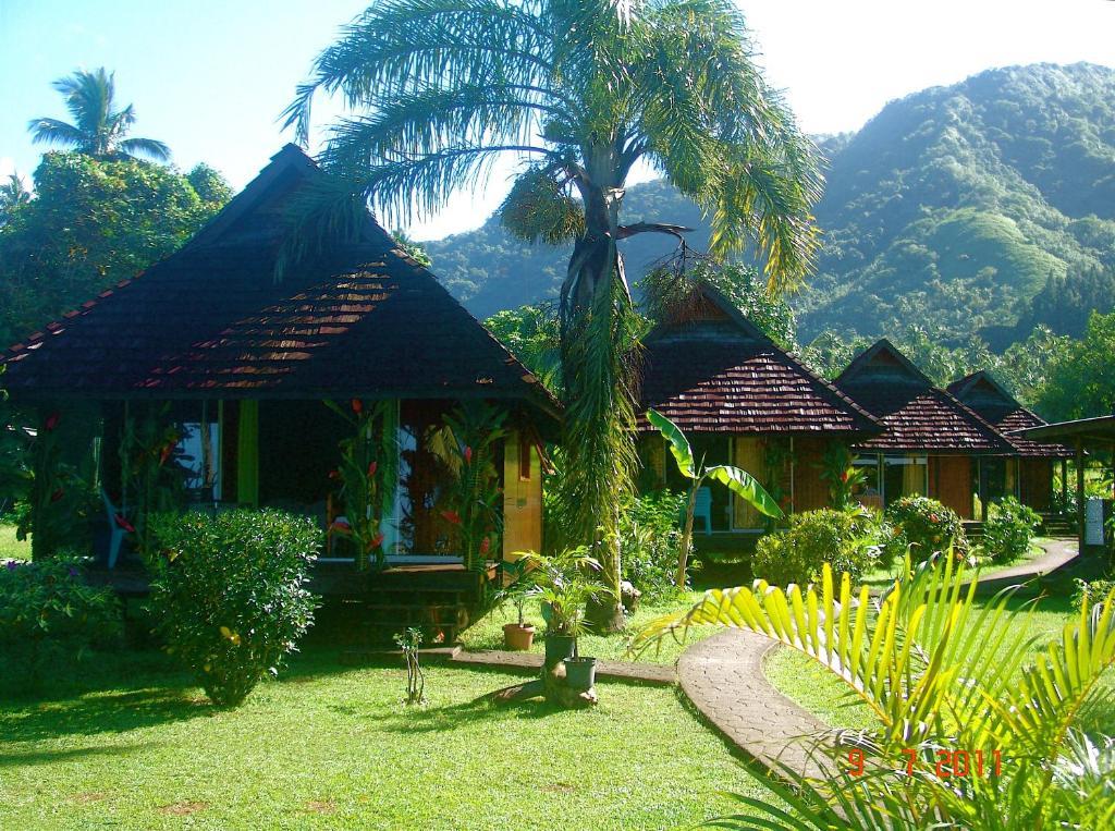 Tauhanihani Village Lodge La Vague Bleue Teahupoo Extérieur photo