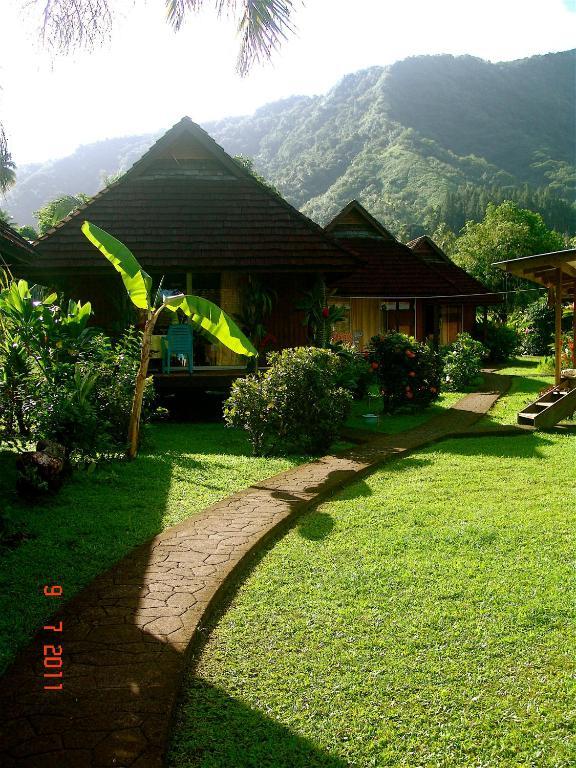Tauhanihani Village Lodge La Vague Bleue Teahupoo Extérieur photo